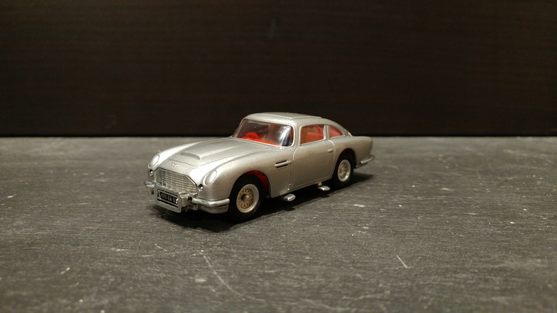 Illustration for article titled LaLD Car Week - Thursday on the Thames: Corgi James Bond Aston Martin DB5